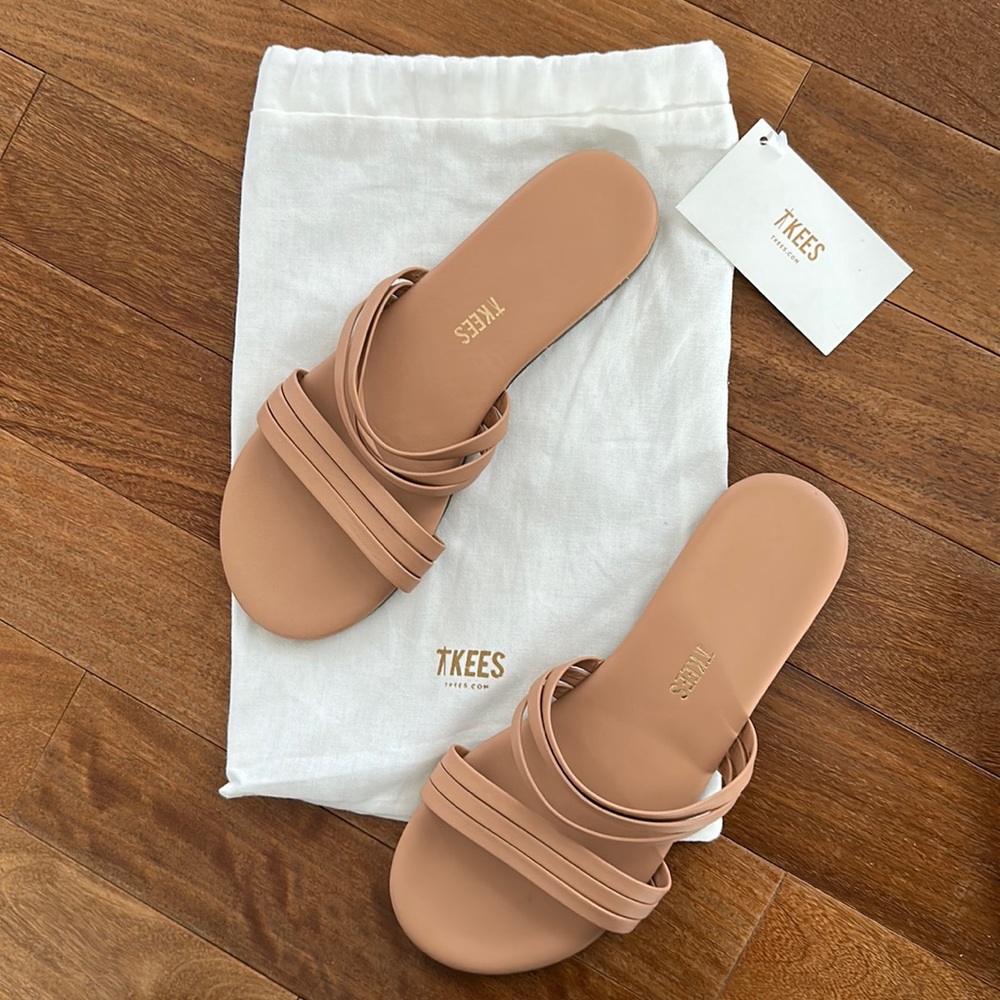 Tkees Sandals NWT